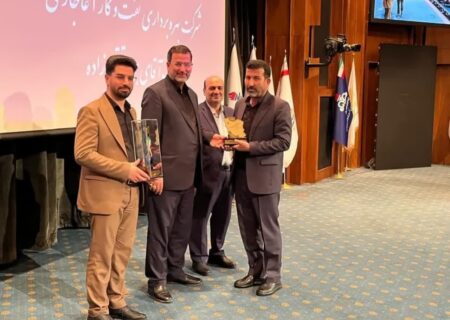 مدیر عامل شرکت نفت و گاز آغاجاری به عنوان راهبر برگزیده اقتصادی معرفی شد
