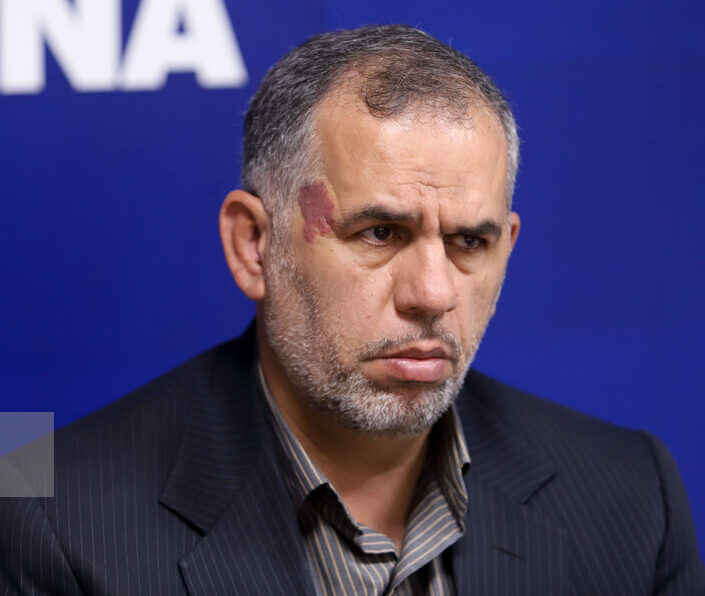 وزارت کشور یک استاندار بومی برای خوزستان انتخاب کند