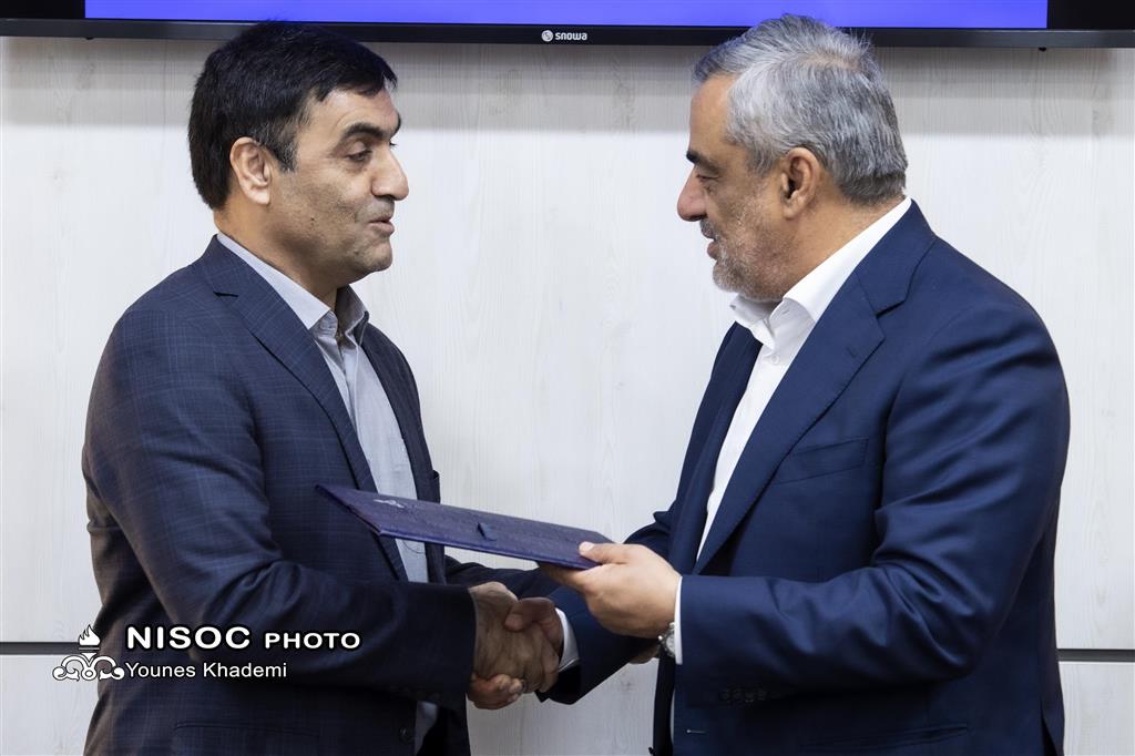 آئین تكریم و معارفه مدیر عامل شركت ملی مناطق نفتخیز جنوب برگزار شد