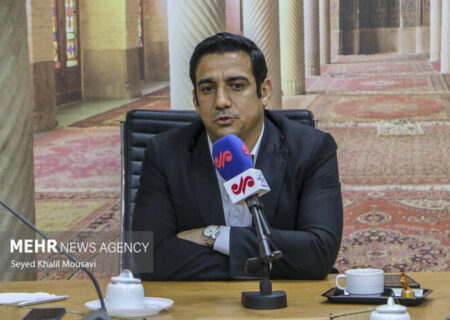 نباید در مقابل نقدی که می‌شود موضع گیری داشته باشیم و باید پاسخگو باشیم