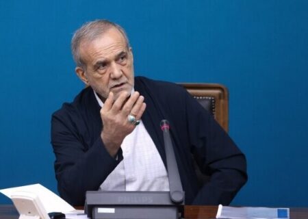 پزشکیان: دست از مدیران پروازی برداریم/از متخصصان دلسوز و بومی استانی استفاده کنیم