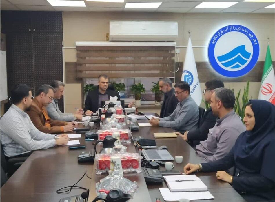 نشست سرعت‌بخشی به پایان پروژه‌های آب شهرها و روستاهای اهواز