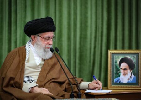 حضرت آیت الله خامنه‌ای : شهادت دانشمندان و سرداران مان نتوانسته و نخواهد توانست جوانان باهمّت ایرانی را متوقف کند