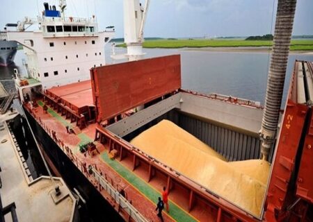 سومین کشتی حامل ۵۶ هزار تن گندم در بندر امام پهلو گرفت