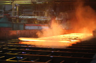 فولاد اکسین خوزستان : تاب آوری و کسب دستاورد در سال سخت صنعت