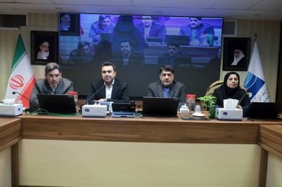 تقدیر از مدیرعامل سازمان آب و برق خوزستان در بیستونهمین همایش ارائه دستاوردهای پژوهشی صنعت آب
