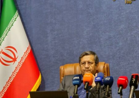 رئیس‌کل بانک مرکزی: کشور از مرز ابرتورم عبور کرد و ثبات نسبی به اقتصاد بازگشت