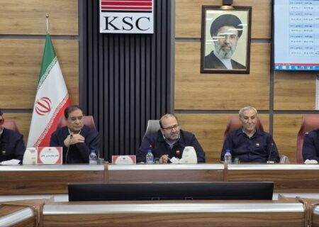 در نشست کمیته عالی راهبری شرکت فولاد خوزستان با تأکید بر عبور هوشمندانه از محدودیت‌های انرژی مطرح شد؛ فولاد خوزستان در مسیر زمستان سخت صنعت؛ از بازتعریف راهبری تا شتاب‌بخشی به تحول دیجیتال و صیانت از تولید